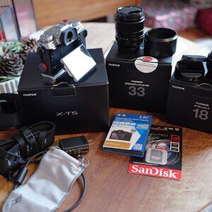 Fujifilm X-T5 *Brand New Condition* & Extras